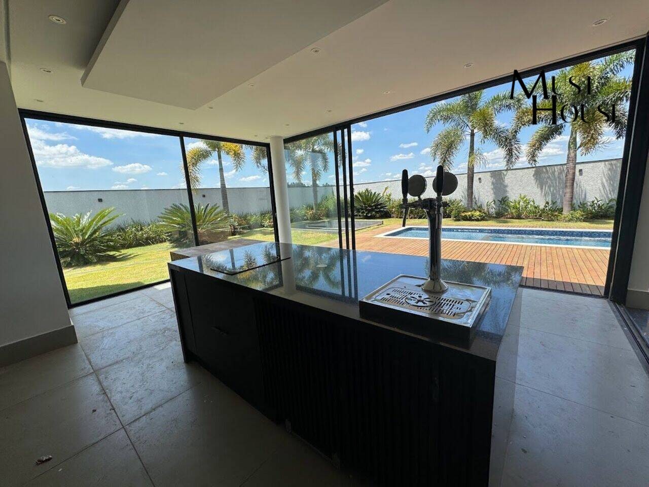 Casa com 4 dormitórios, 500 m²